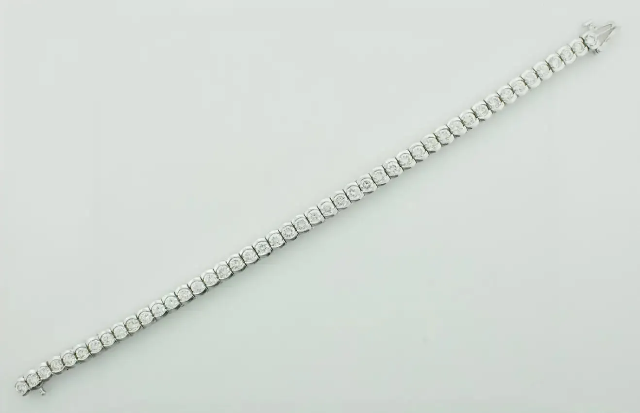 Diamond Straight Line Bracelet 7.10 Carats in White Gold
