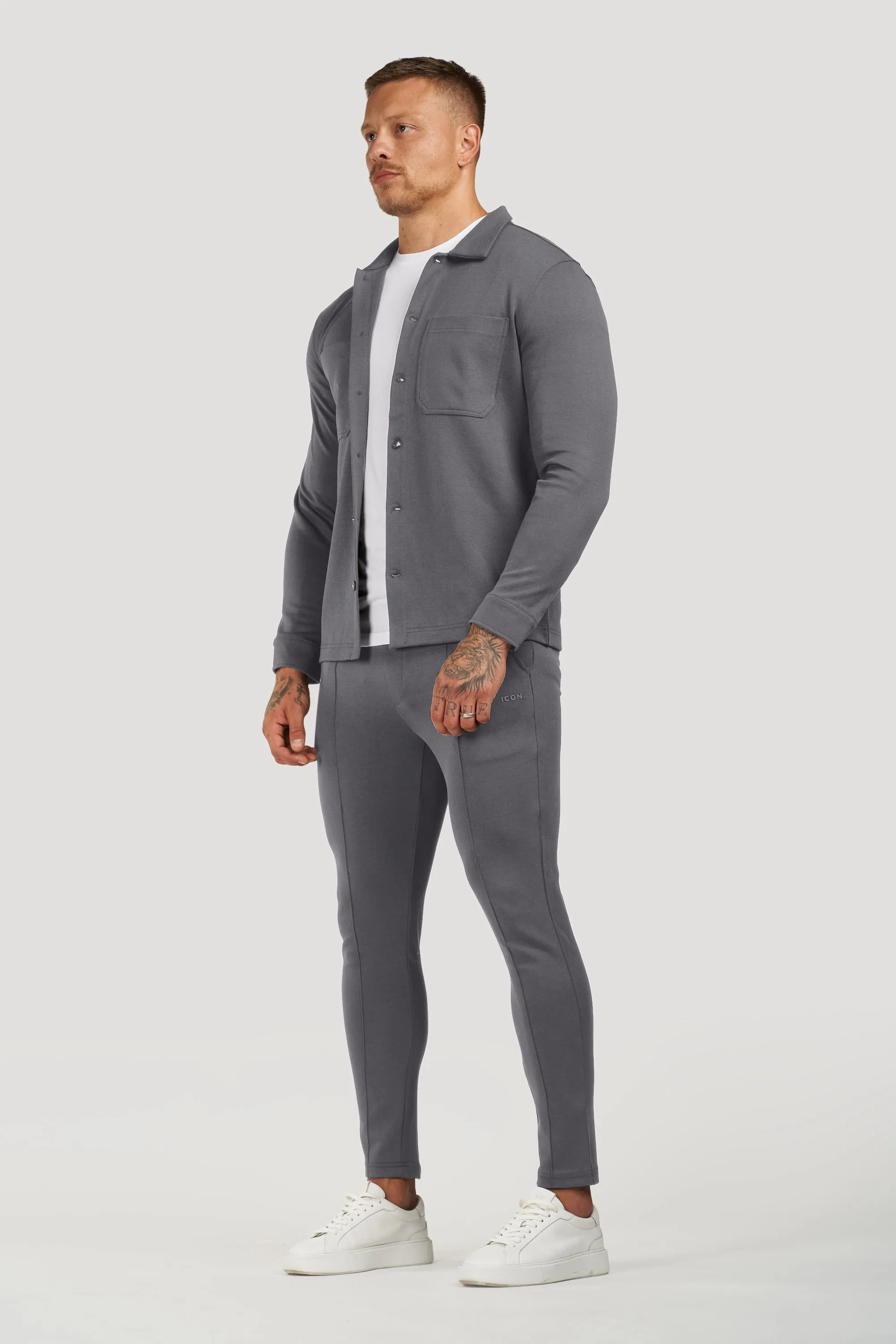 THE ATHLETIC JOGGER
