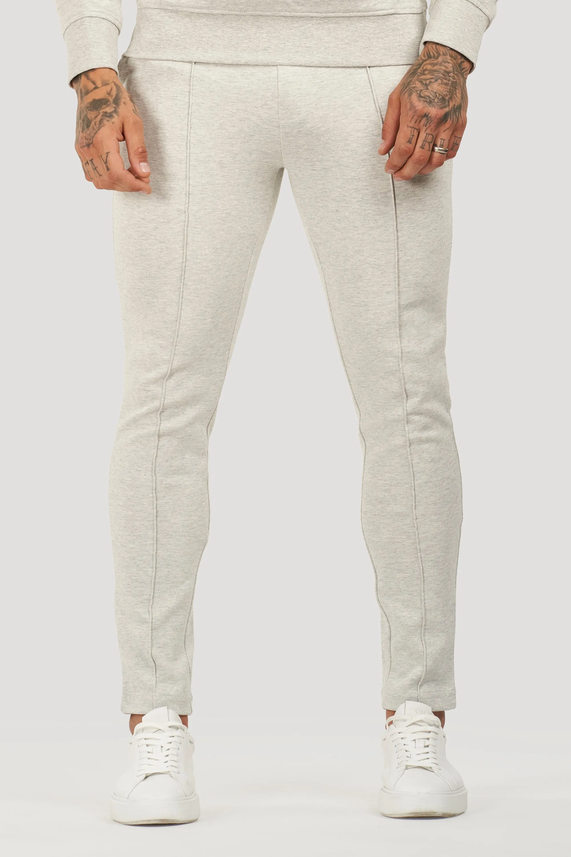 THE ATHLETIC JOGGER