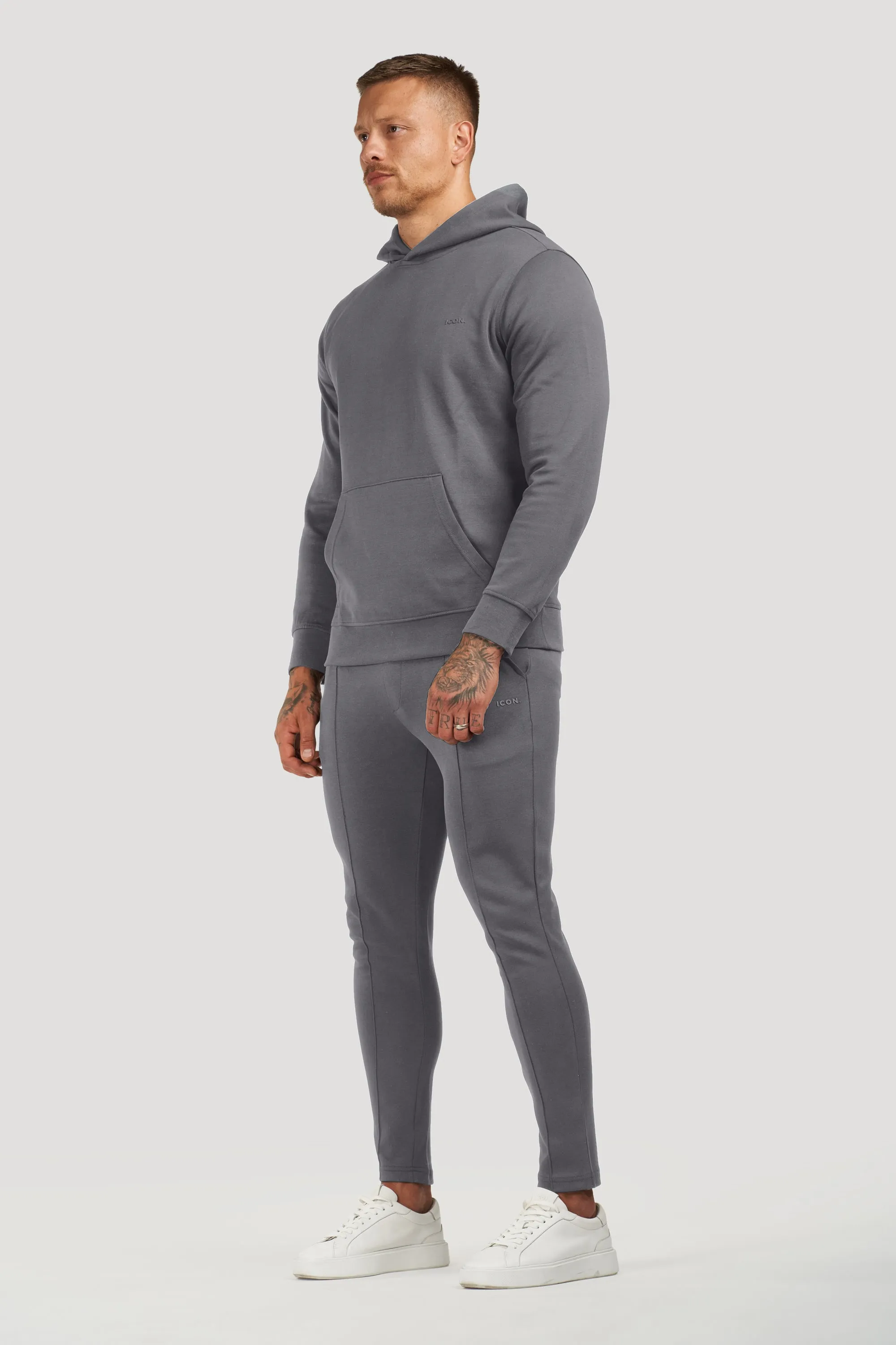 THE ATHLETIC JOGGER