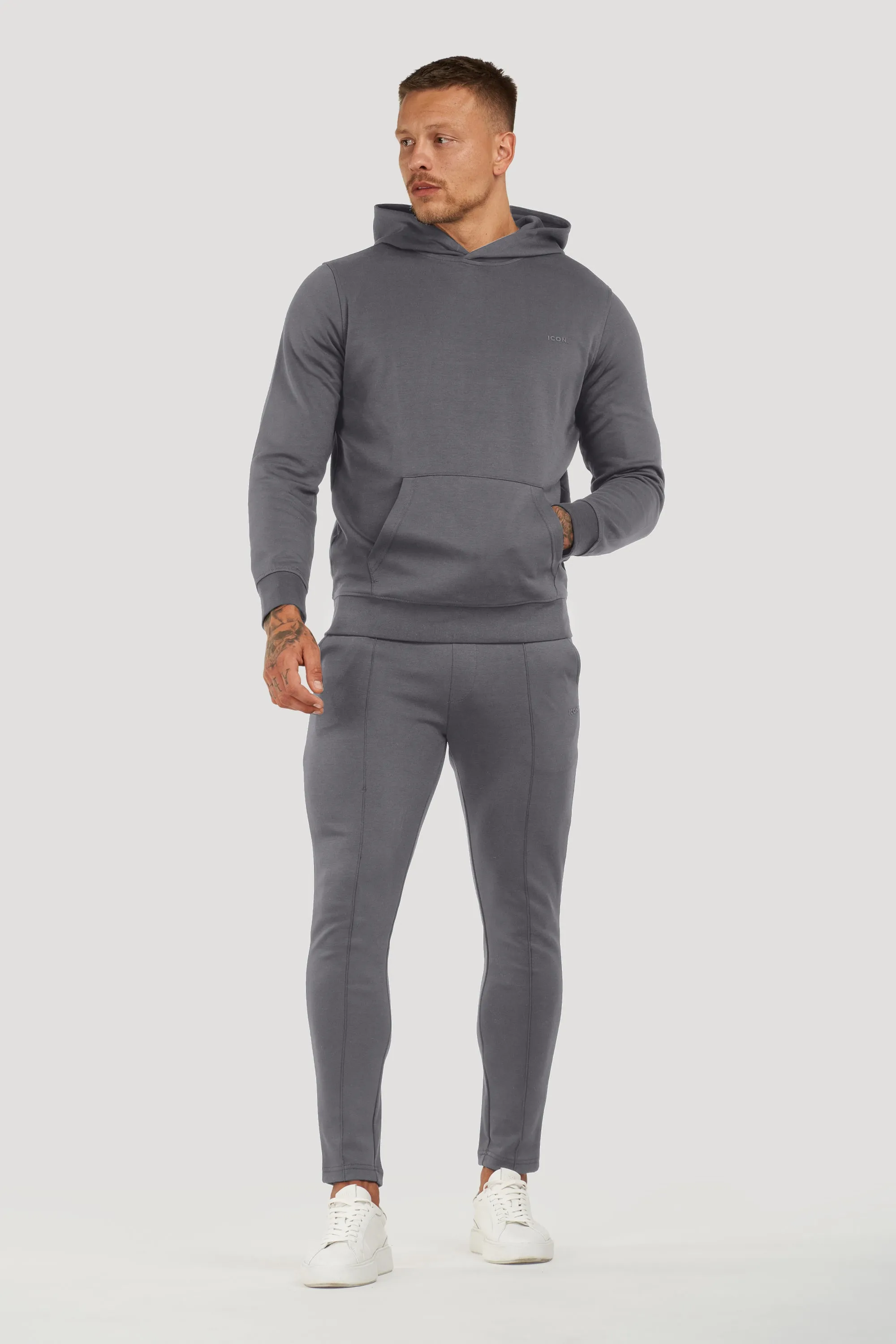THE ATHLETIC JOGGER