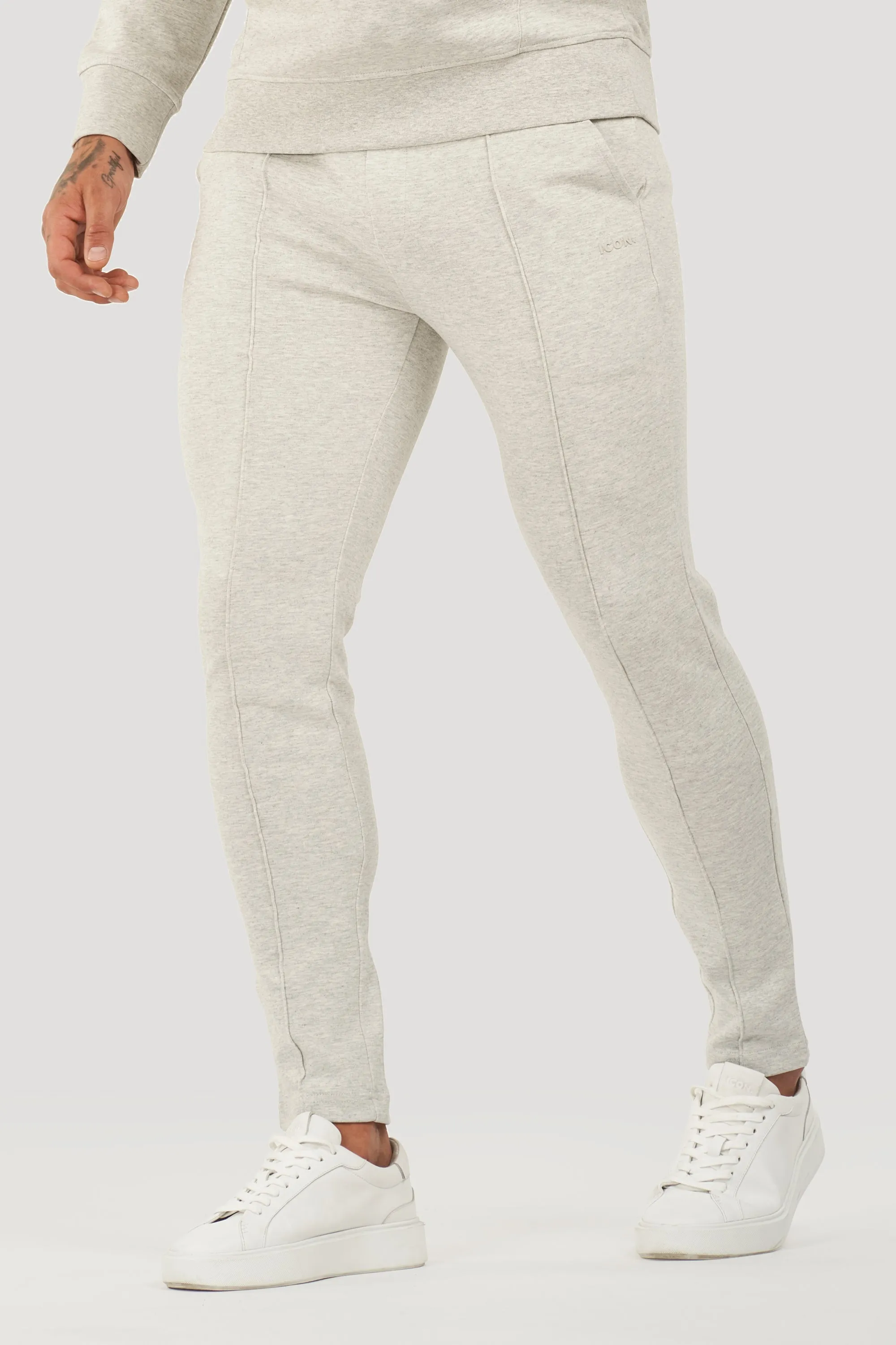 THE ATHLETIC JOGGER