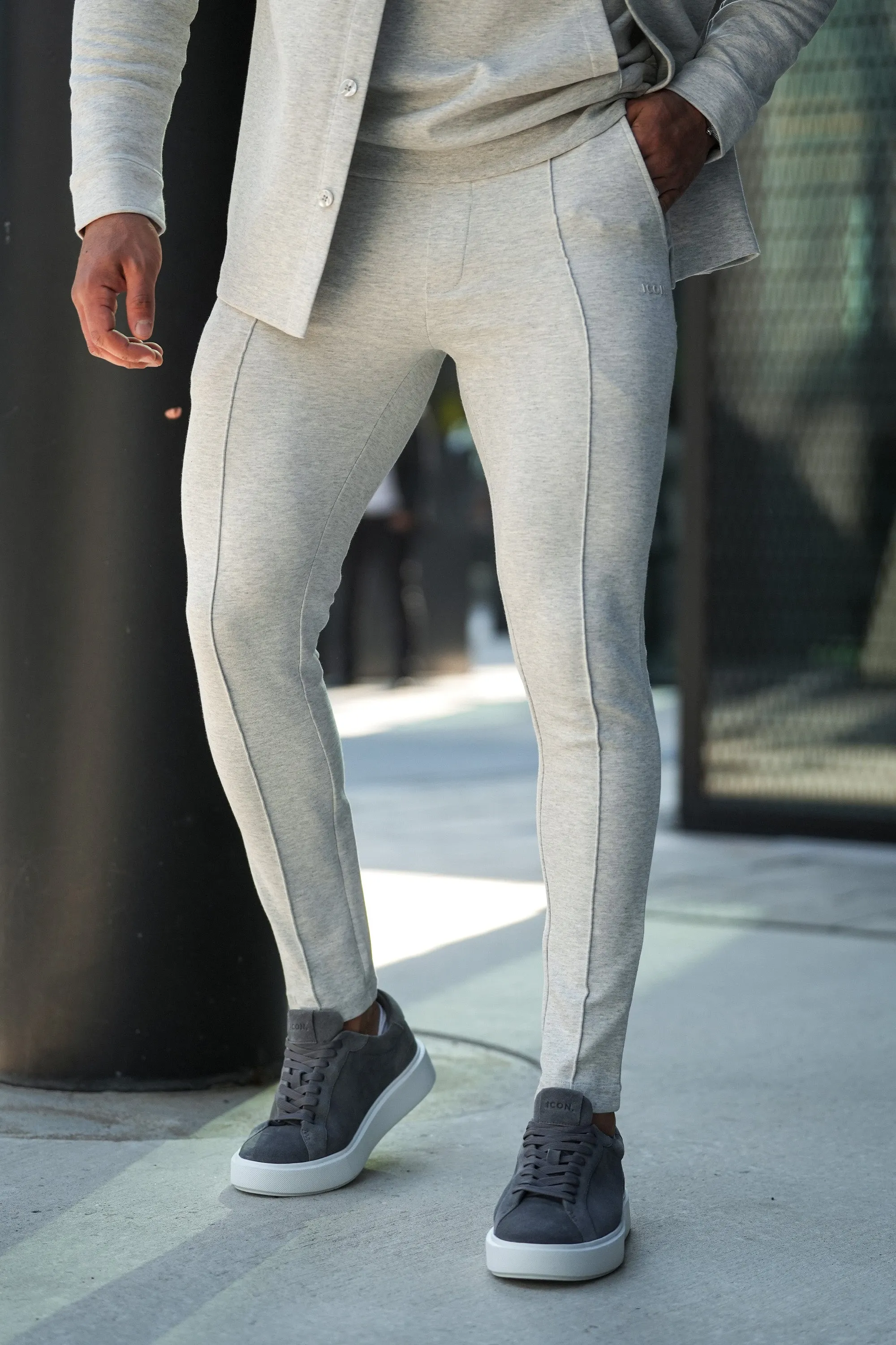 THE ATHLETIC JOGGER